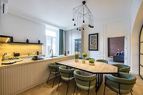Chic Lifestyle Apartment