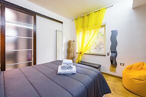Fresh and Trendy Flat at Vomero