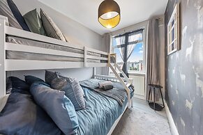4 Bd House - Sleeps 8 With Garden & Parking
