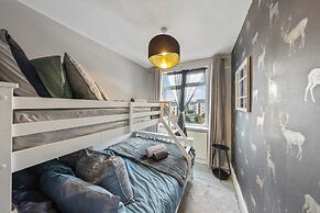 4 Bd House - Sleeps 8 With Garden & Parking