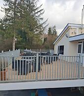 Llanarmon-yn-ial 3-bed Caravan, Sleeps 6