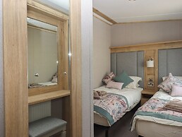 Maple Lodge