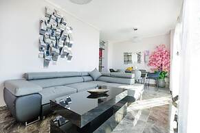Kalamata Coastal Charm Modern Seaside Escape