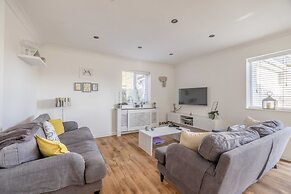 Spacious 6 Bedroom House in Maidenhead/ Windsor