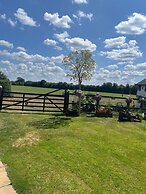 Spacious 6 Bedroom House in Maidenhead/ Windsor