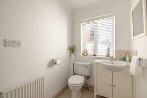 Spacious 6 Bedroom House in Maidenhead/ Windsor