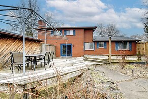 Deck & Seasonal Pool: Spacious Home Near Buffalo!