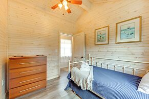 2 Mi to Carrabelle Beach: Home w/ Yard & Porch