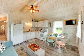 2 Mi to Carrabelle Beach: Home w/ Yard & Porch