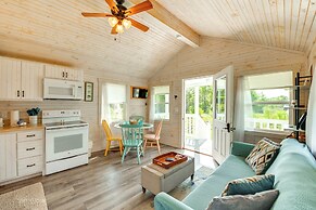 2 Mi to Carrabelle Beach: Home w/ Yard & Porch