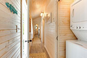 2 Mi to Carrabelle Beach: Home w/ Yard & Porch