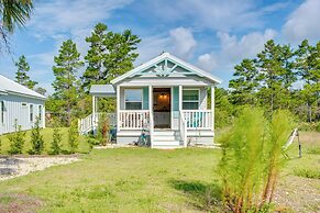 2 Mi to Carrabelle Beach: Home w/ Yard & Porch