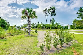 2 Mi to Carrabelle Beach: Home w/ Yard & Porch