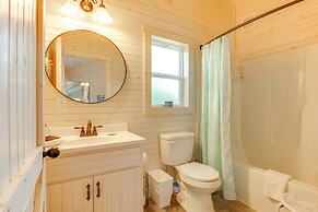 2 Mi to Carrabelle Beach: Home w/ Yard & Porch