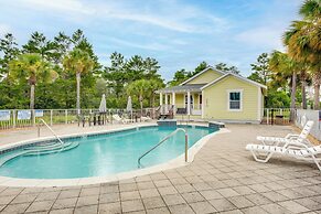 2 Mi to Carrabelle Beach: Home w/ Yard & Porch