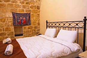 Majestic Manor  Otel