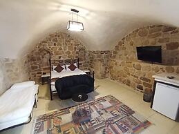 Majestic Manor  Otel