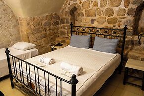 Majestic Manor  Otel