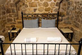 Majestic Manor  Otel