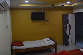 Hotel Mid Town Daringbadi