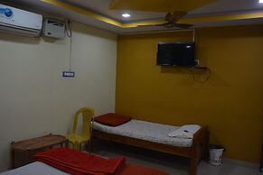 Hotel Mid Town Daringbadi