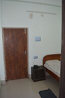 Hotel Mid Town Daringbadi