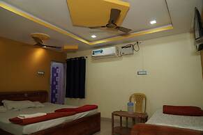 Hotel Mid Town Daringbadi