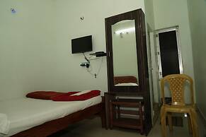 Hotel Mid Town Daringbadi