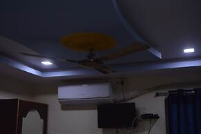 Hotel Mid Town Daringbadi