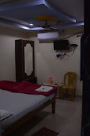 Hotel Mid Town Daringbadi