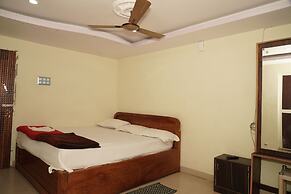 Hotel Mid Town Daringbadi