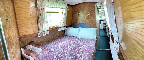 Stone - Boat - Sleeps 2 - Pet Friiendly- 85ws