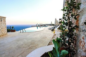 Kaleli Deluxe Homes