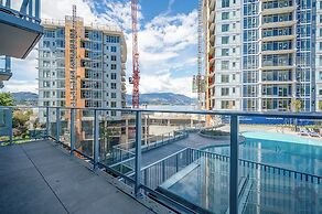 AQUA Corner Unit w Amazing View 614