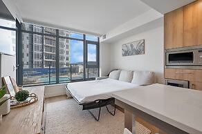 AQUA Corner Unit w Amazing View 614