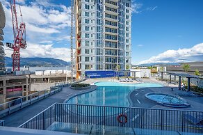 AQUA Corner Unit w Amazing View 614