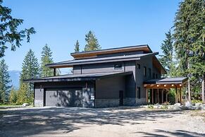 Camozzi Chalet by Revelstoke Vacations