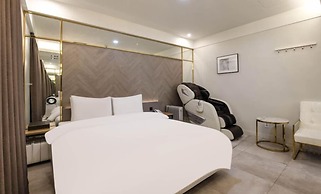 hotel 99 prestige