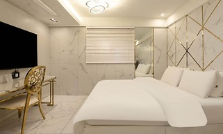 hotel 99 prestige