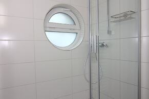 Chalet Near Schwerin With Golf & Castle Views