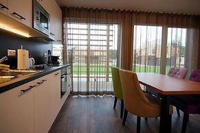 Chalet Near Schwerin With Golf & Castle Views