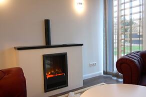 Chalet Near Schwerin With Golf & Castle Views