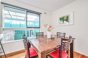StayAU Newly Modern Comforts 3BRM Home Cranbourne