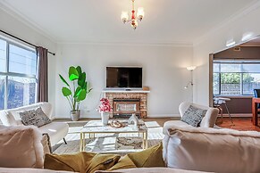 StayAU Private Two-Storey 6 Beds House Wendouree