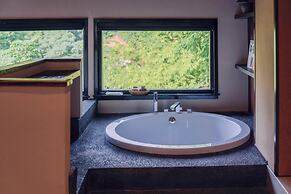 Futon Designer Hotel (Liberation Monument&Nanbin Road Store)