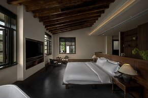 Futon Designer Hotel (Liberation Monument&Nanbin Road Store)