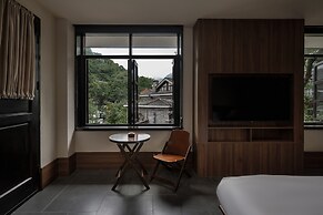 Futon Designer Hotel (Liberation Monument&Nanbin Road Store)