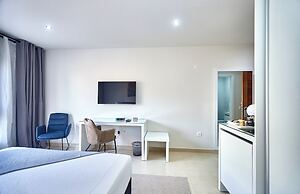 Cam's Suites