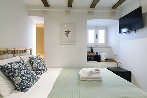 Kaleta House by DuHomes