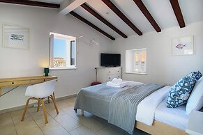 Kaleta House by DuHomes